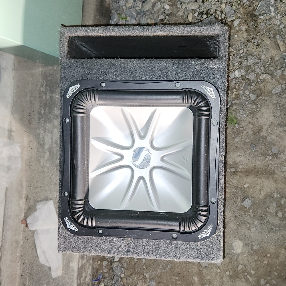 KICKER L5 10" SUB IN PORTED BOX
